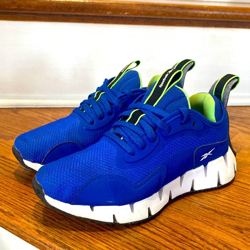 Reebok Zig Dynamica Running Shoe Size 3.5 Unisex Kids, in Beautiful Condition!!